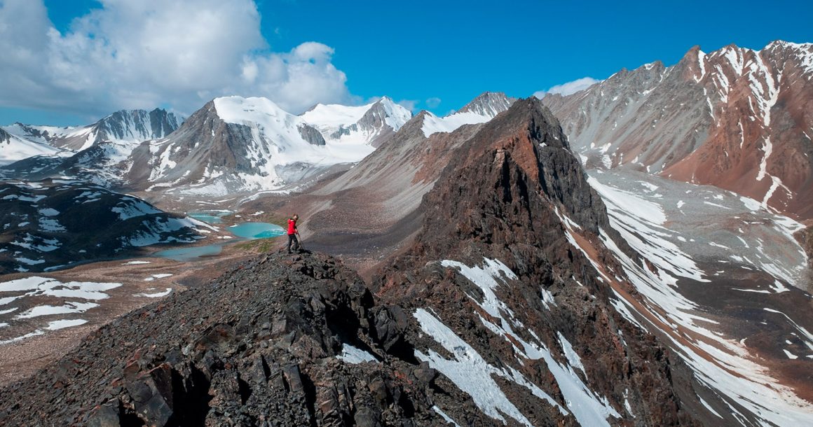 Trekking and Hiking in Kyrgyzstan in the Alay Mountains