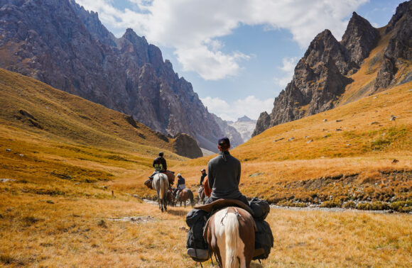 Song Kul & Kel Suu Horse Expedition 